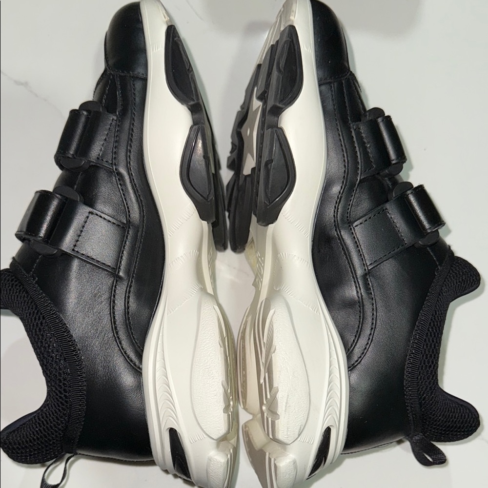 Dior Black Sneakers with Gold Accents - Picture 5 of 7